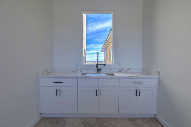 4 Kailey Loop, Edgewood, NM 87015