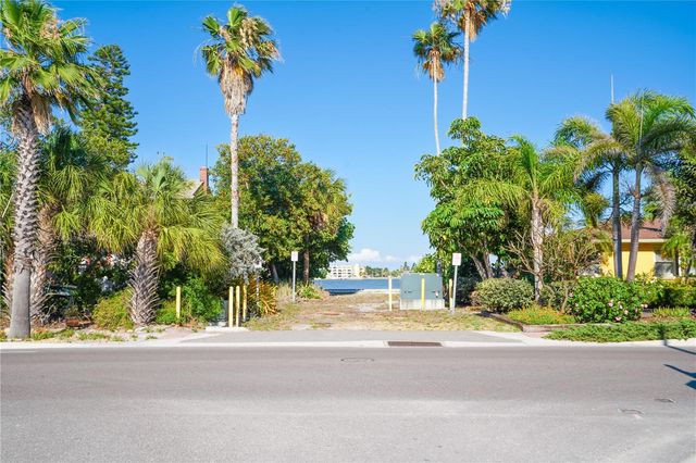 108 14TH AVENUE 2, St Pete Beach, FL 33706