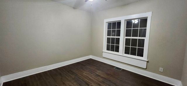 1322 Pennsylvania Avenue, Etowah, TN 37331