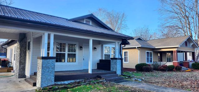 1322 Pennsylvania Avenue, Etowah, TN 37331