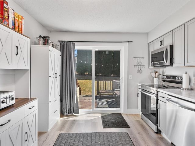 2514 Sheffield Drive, Davenport, IA 52806