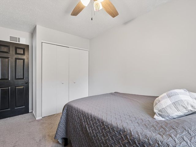 2514 Sheffield Drive, Davenport, IA 52806