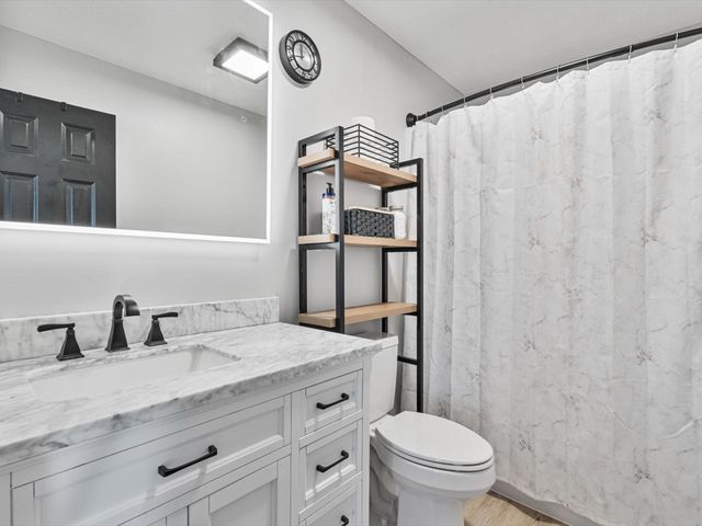 2514 Sheffield Drive, Davenport, IA 52806