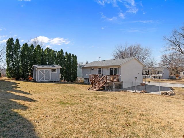 2514 Sheffield Drive, Davenport, IA 52806