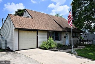 24 CONIFER RD, Levittown, PA 19057