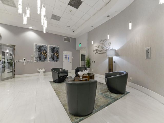 1200 Brickell Bay Dr 2119, Miami, FL 33131