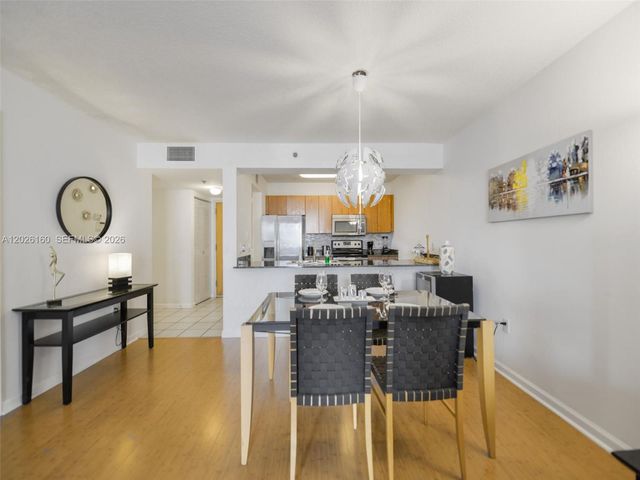 1200 Brickell Bay Dr 2119, Miami, FL 33131