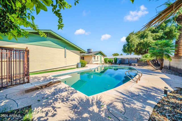 4503 W LAURIE Lane, Glendale, AZ 85302