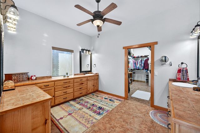 200 Cayuga Trail, Lake Kiowa, TX 76240