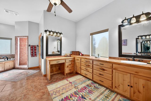 200 Cayuga Trail, Lake Kiowa, TX 76240