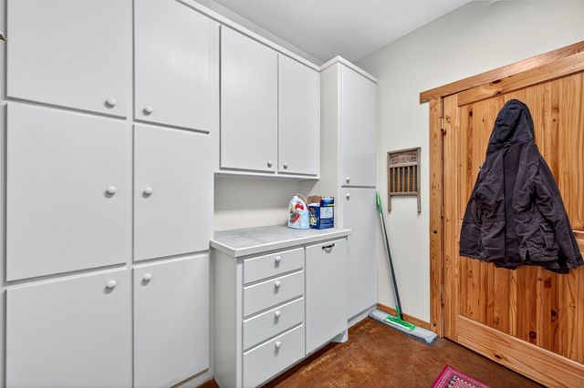 200 Cayuga Trail, Lake Kiowa, TX 76240