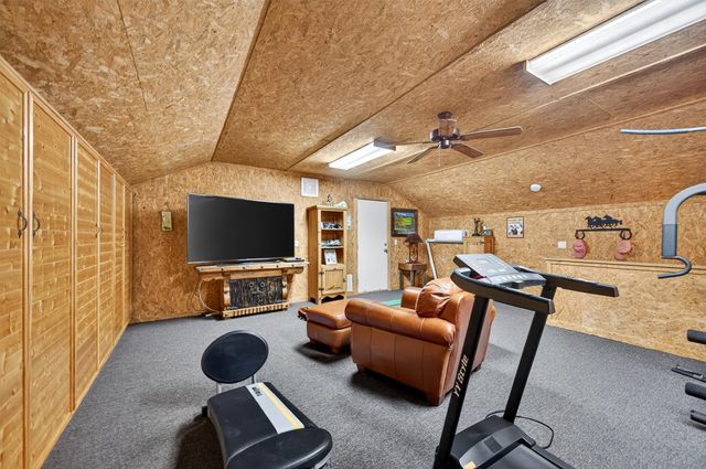 200 Cayuga Trail, Lake Kiowa, TX 76240