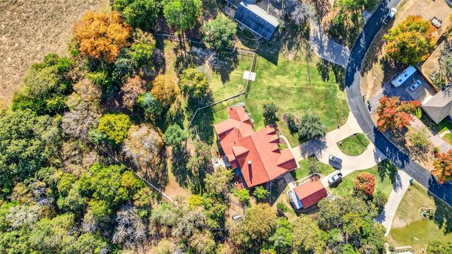 200 Cayuga Trail, Lake Kiowa, TX 76240