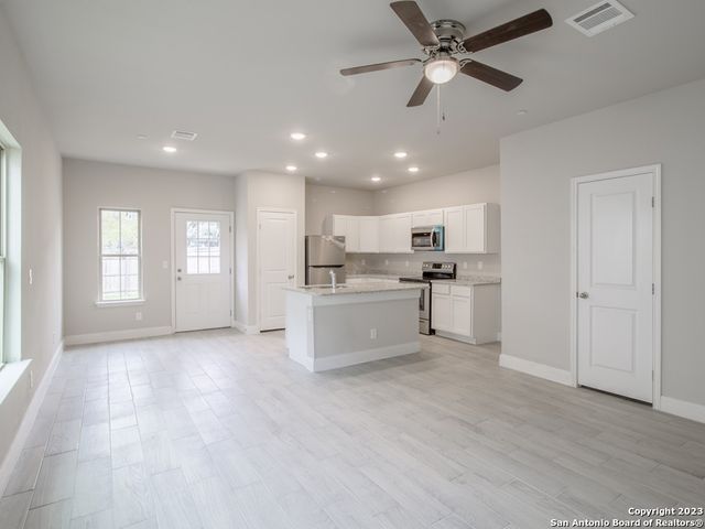 7507 Savannah Brooks # 7507, San Antonio, TX 78233