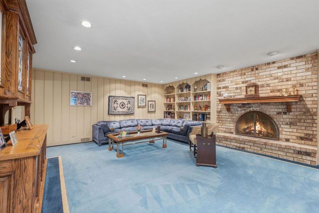 2724 Old Glenview Road, Wilmette, IL 60091