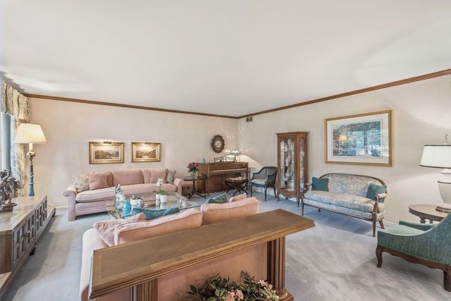 2724 Old Glenview Road, Wilmette, IL 60091