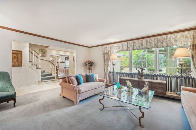 2724 Old Glenview Road, Wilmette, IL 60091