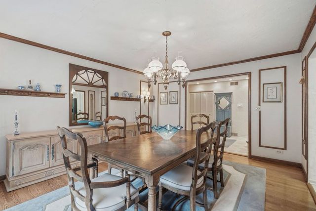 2724 Old Glenview Road, Wilmette, IL 60091