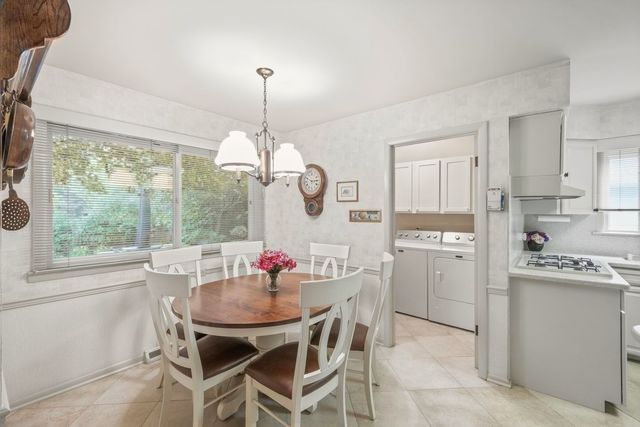 2724 Old Glenview Road, Wilmette, IL 60091