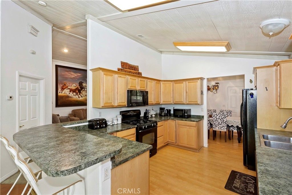 Image 10 of property listing at 329 E Sherwood Boulevard, Big Bear City, CA 92314