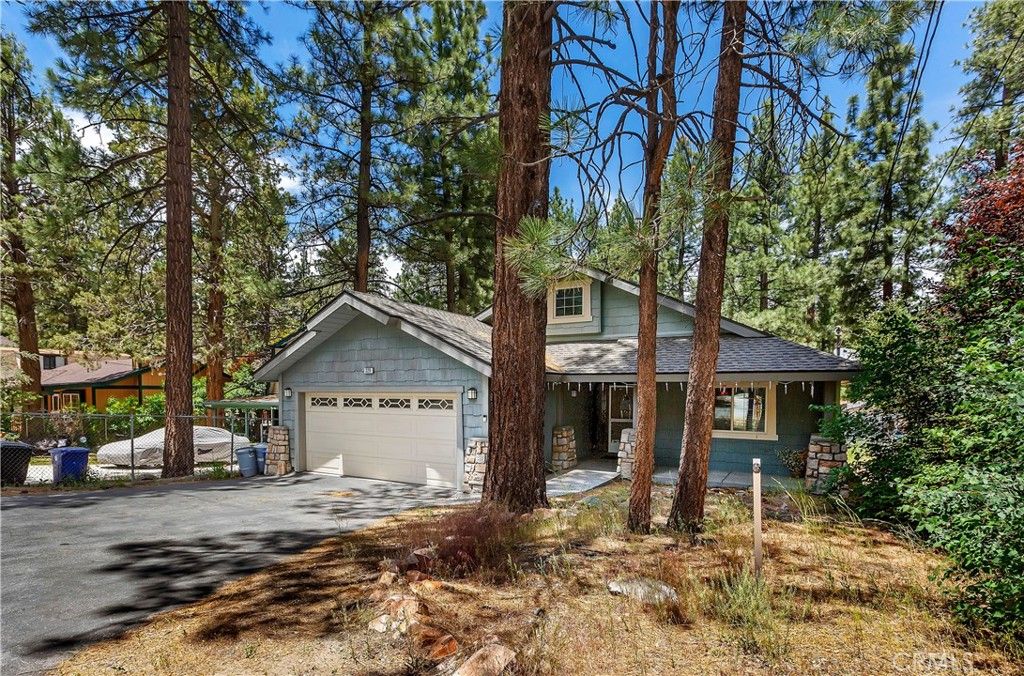 Image 2 of property listing at 329 E Sherwood Boulevard, Big Bear City, CA 92314