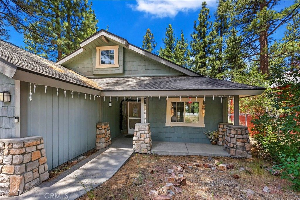 Image 3 of property listing at 329 E Sherwood Boulevard, Big Bear City, CA 92314