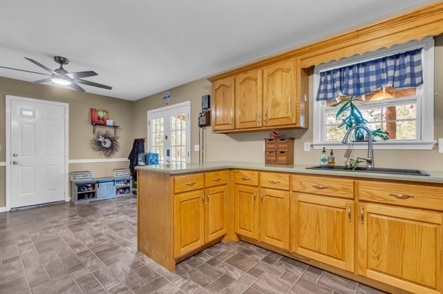 4897 Pyles Rd, Chapel Hill, TN 37034