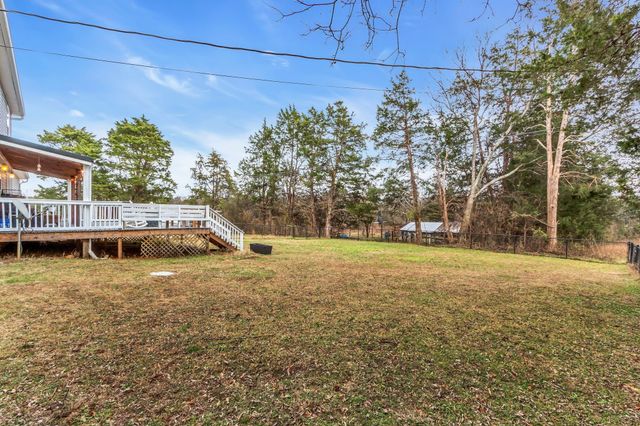 4897 Pyles Rd, Chapel Hill, TN 37034