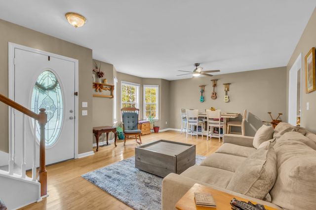 4897 Pyles Rd, Chapel Hill, TN 37034