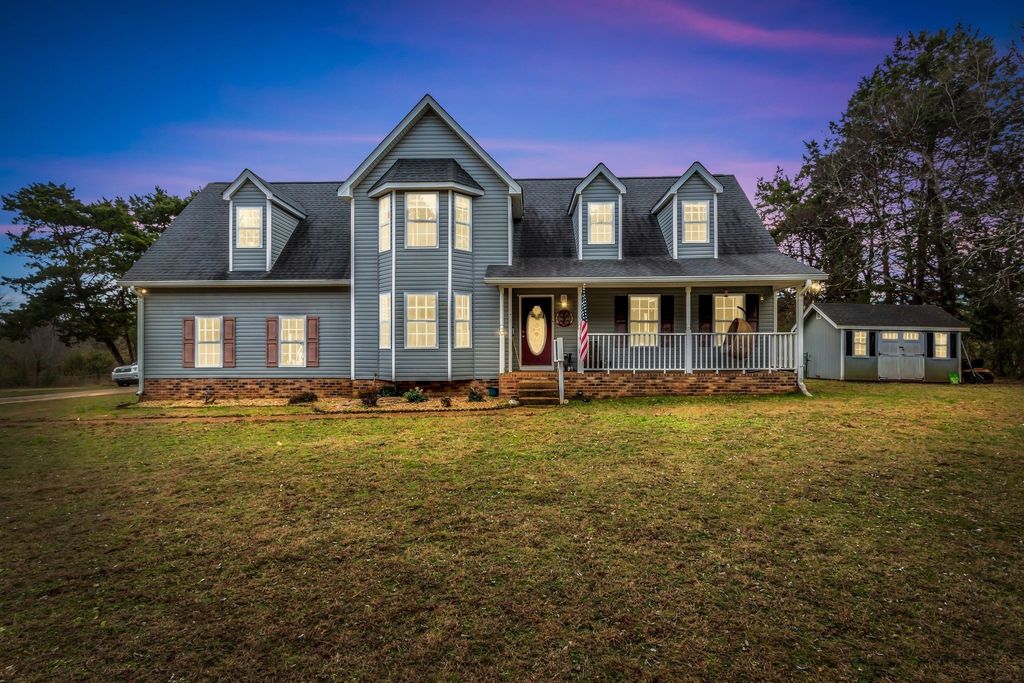 4897 Pyles Rd, Chapel Hill, TN 37034