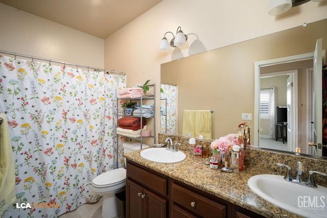 5401 Twinkle Lane, Bakersfield, CA 93313