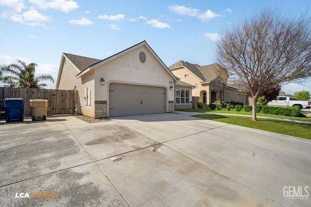 5401 Twinkle Lane, Bakersfield, CA 93313