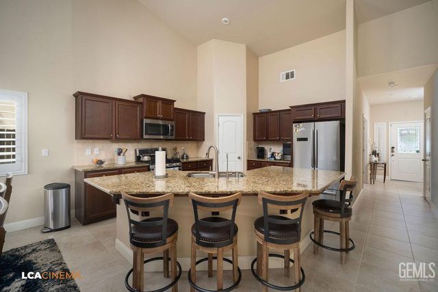 5401 Twinkle Lane, Bakersfield, CA 93313