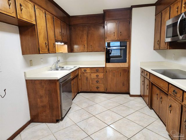 6818 Kitty Hawk Cir, Pensacola, FL 32506
