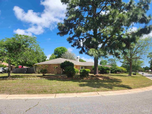 6818 Kitty Hawk Cir, Pensacola, FL 32506