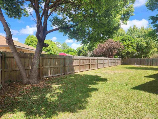 6818 Kitty Hawk Cir, Pensacola, FL 32506