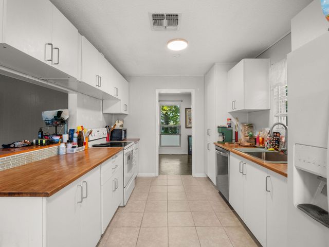 1844 Woodlawn St, Deridder, LA 70634