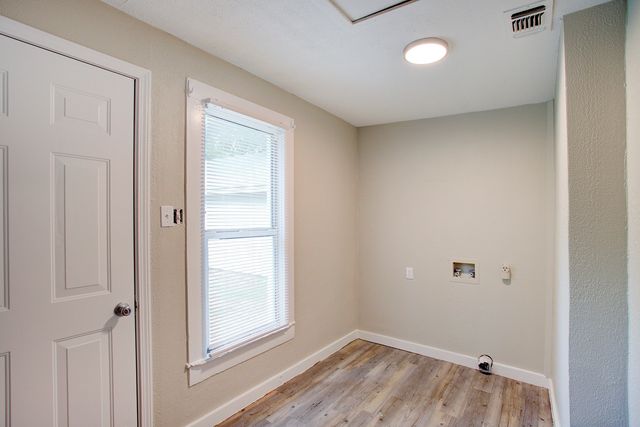 1005 N Buffalo Avenue, Cleburne, TX 76033