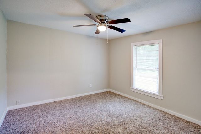 1005 N Buffalo Avenue, Cleburne, TX 76033
