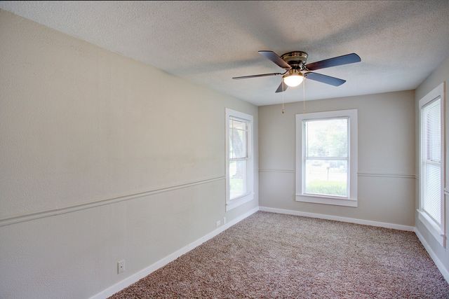 1005 N Buffalo Avenue, Cleburne, TX 76033