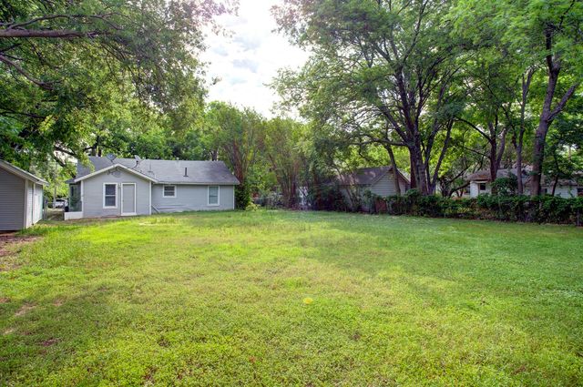 1005 N Buffalo Avenue, Cleburne, TX 76033