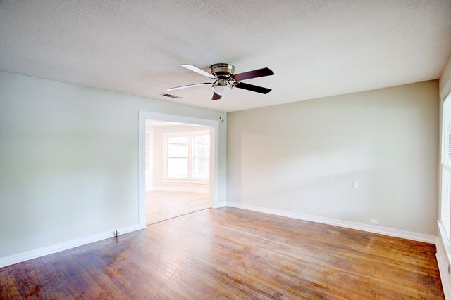 1005 N Buffalo Avenue, Cleburne, TX 76033