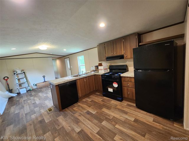 7240 PUTTYGUT Road, China Township, MI 48054