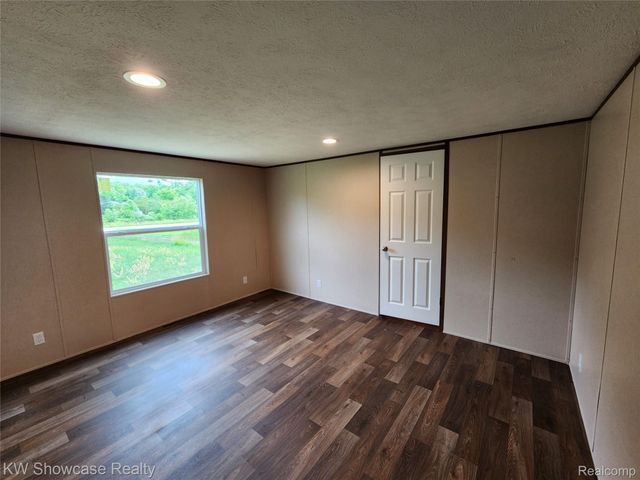 7240 PUTTYGUT Road, China Township, MI 48054