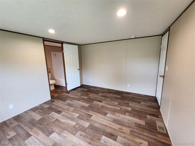 7240 PUTTYGUT Road, China Township, MI 48054