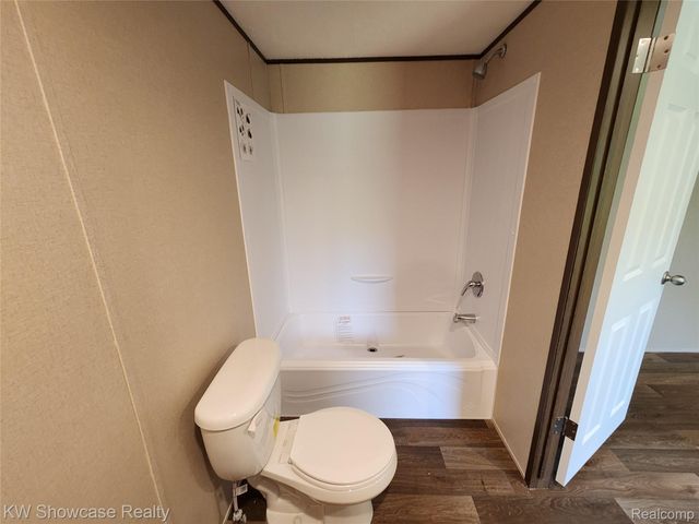 7240 PUTTYGUT Road, China Township, MI 48054