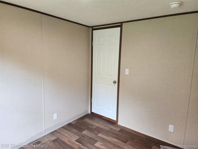 7240 PUTTYGUT Road, China Township, MI 48054