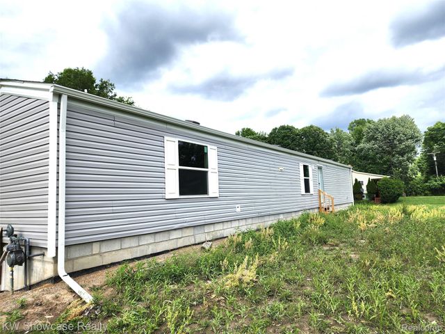 7240 PUTTYGUT Road, China Township, MI 48054