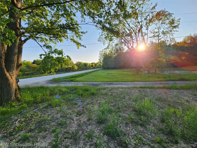 7240 PUTTYGUT Road, China Township, MI 48054