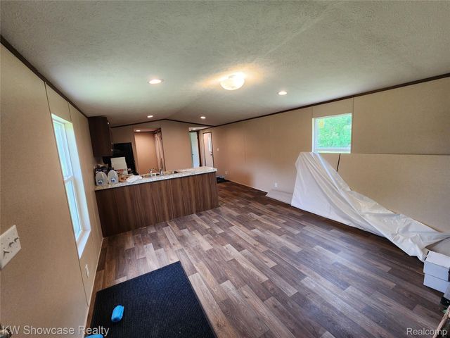 7240 PUTTYGUT Road, China Township, MI 48054
